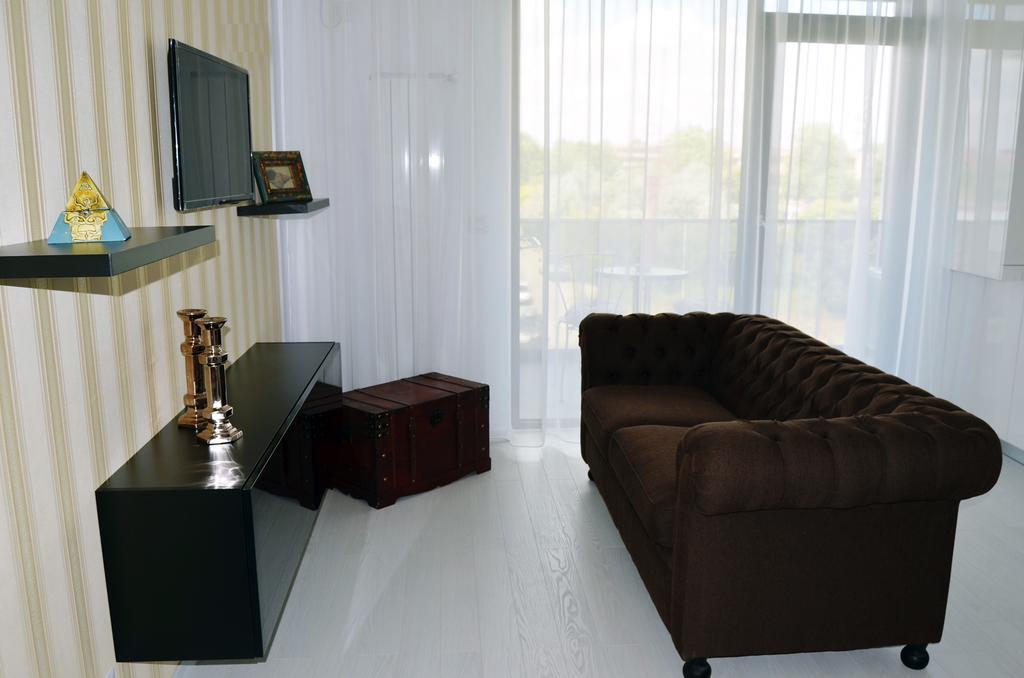 Imperia By Zev Apartments นาโวดาริ ภายนอก รูปภาพ